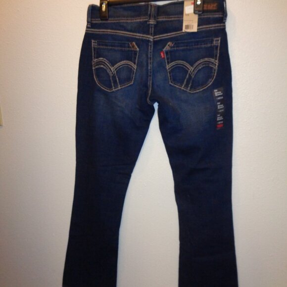 Levi's 524 Skinny Bootcut Junior's Jeans Size 11 M NWT - Picture 4 of 12